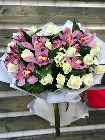 Букет цветов из: Розы и Хризантемы в Первомайской