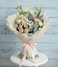 Букет Сказочное воображение в Первомайской Букет цветов из:  Розы и Лизиантусы в Первомайской