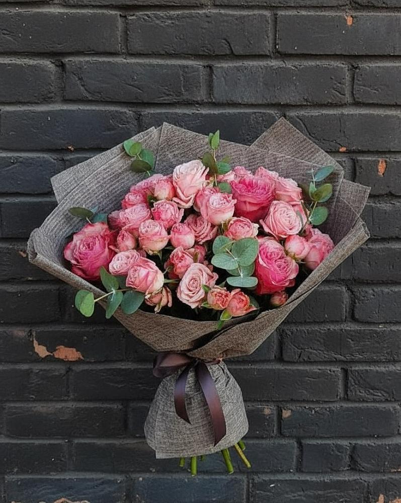 Букет розы в пальмах в Первомайской Букет цветов из: Розы в Первомайской