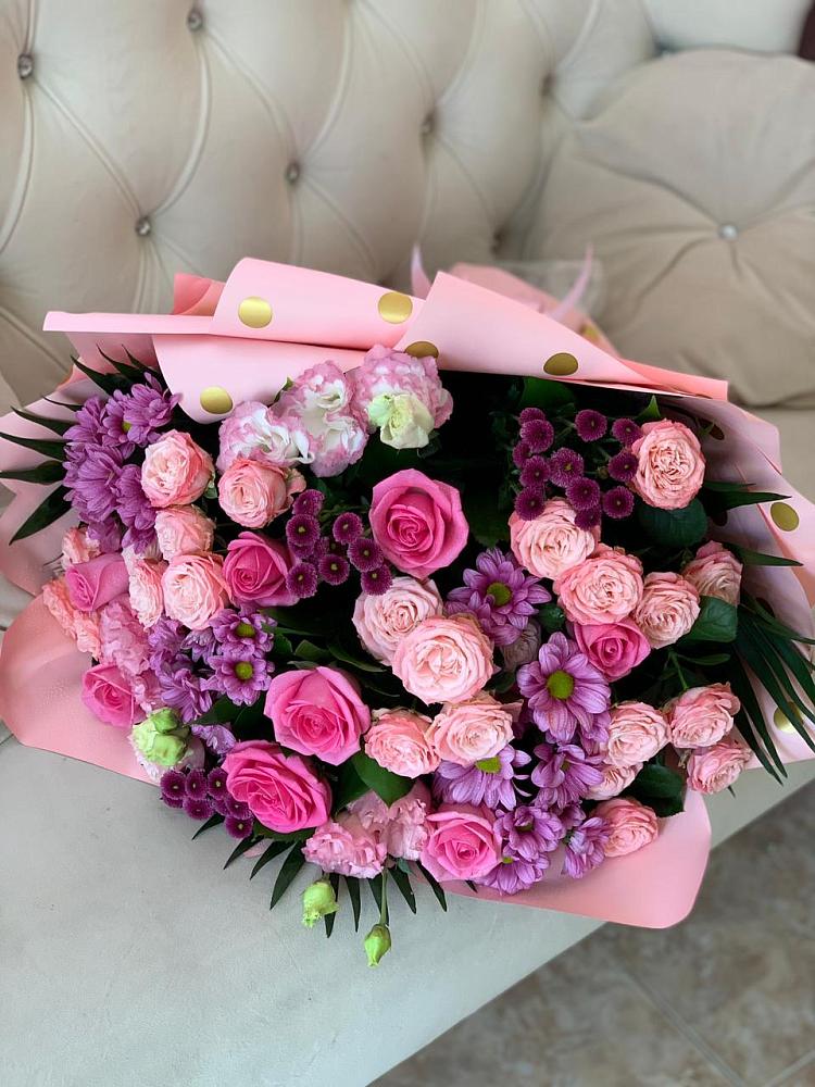 Букет Ваше величество в Первомайской Букет цветов из: Хризантемы, Розы и Лизиантусы в Первомайской