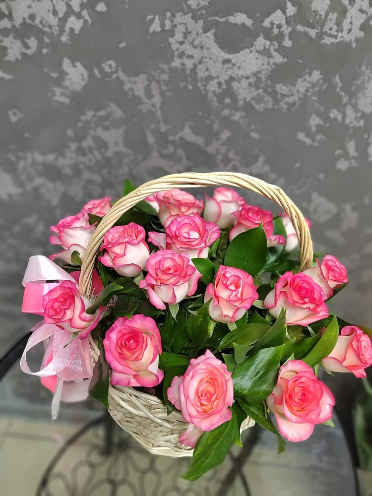 Композиция французская провинция в Первомайской Цветочная композиция из Розы в корзине в Первомайской
