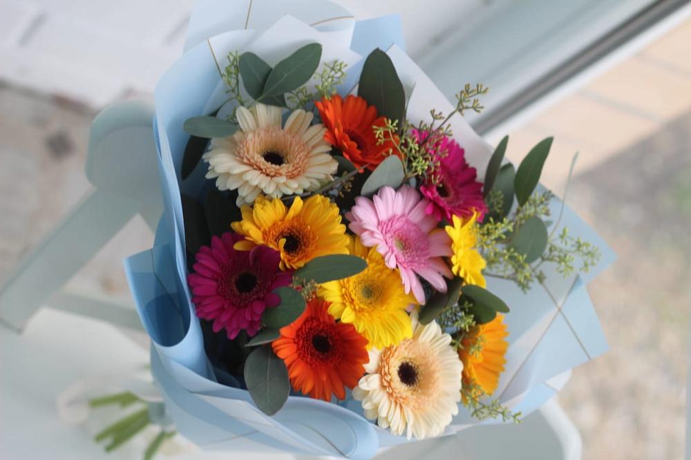 Букет мини герберы в Первомайской Букет цветов из: Герберы в Первомайской