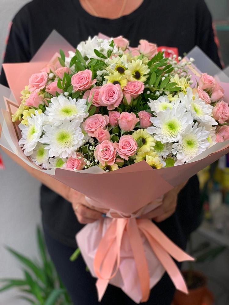 Букет юношеские грезы в Первомайской Букет цветов из: Розы и Хризантемы в Первомайской