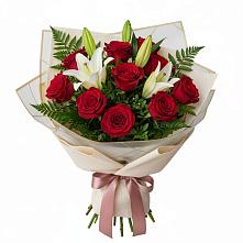 Букет высокая поэзия в Первомайской Букет цветов из:  Лилии и Розы в Первомайской