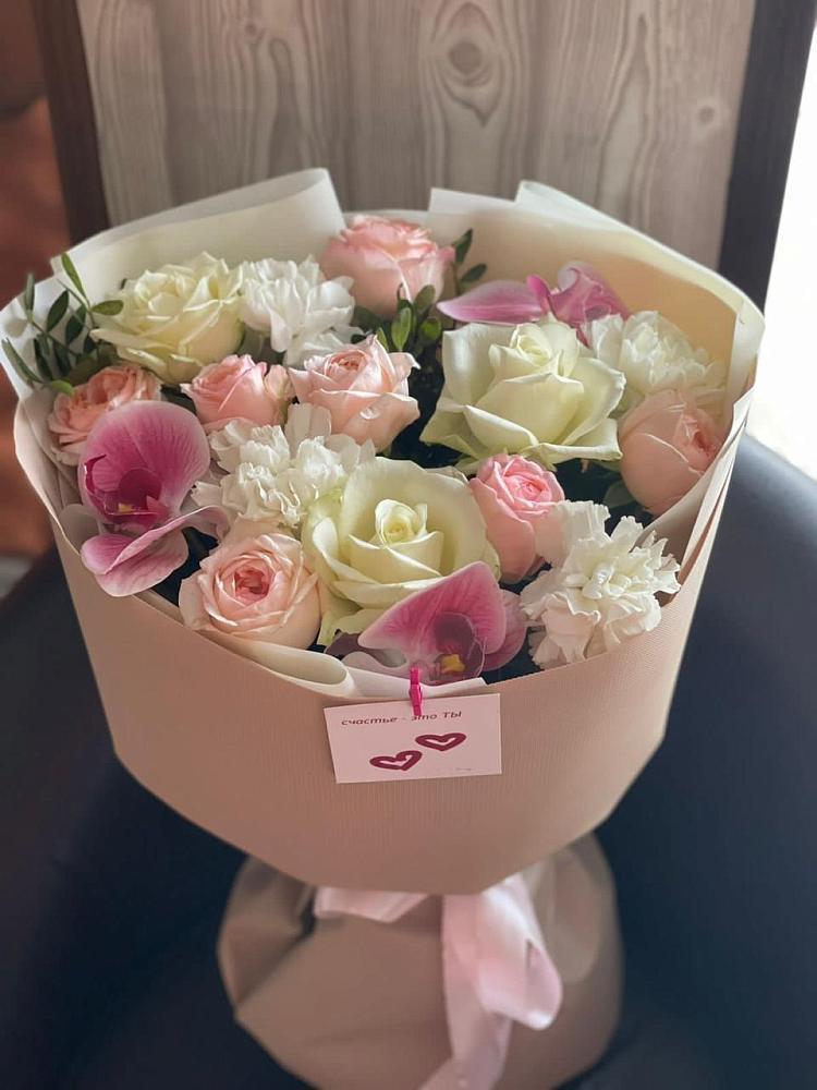 Букет ноктюрн в Первомайской Букет цветов из: Орхидеи, Розы и Гвоздики в Первомайской