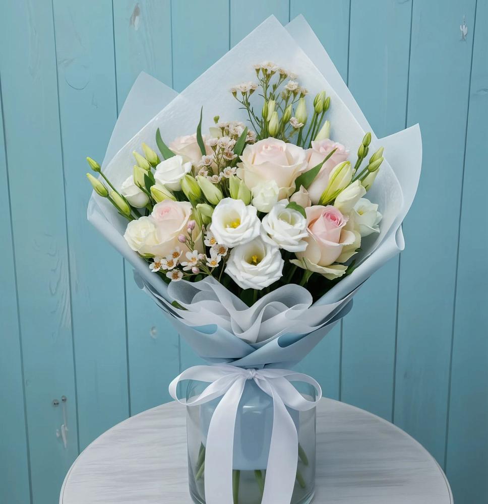 Букет очаровательный аромат в Первомайской Букет цветов из: Розы и Лизиантусы в Первомайской