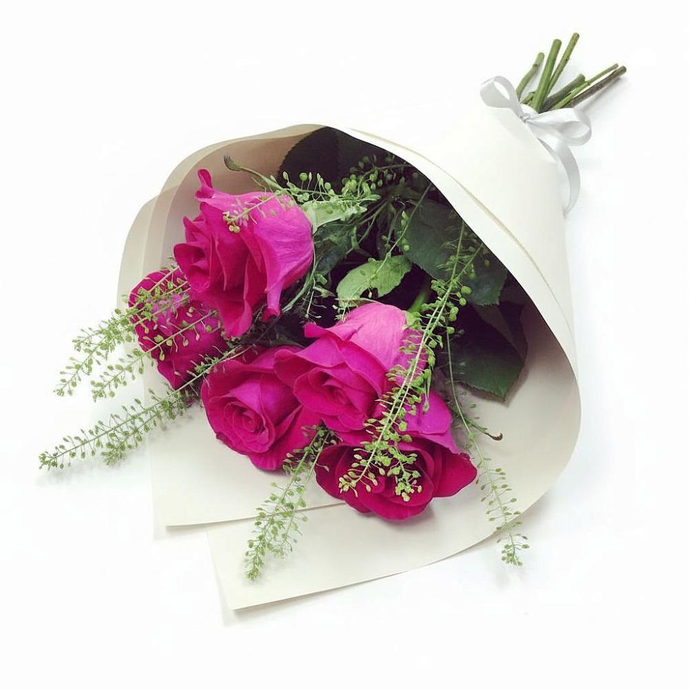 Букет ярко-розовый в Первомайской Букет цветов из: Розы в Первомайской