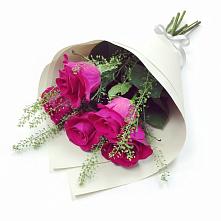 Букет ярко-розовый в Первомайской Букет цветов из:  Розы в Первомайской