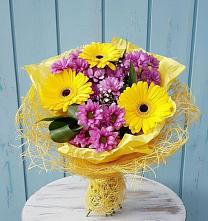 Букет одинокая звезда в Первомайской Букет цветов из:  Хризантемы и Герберы в Первомайской