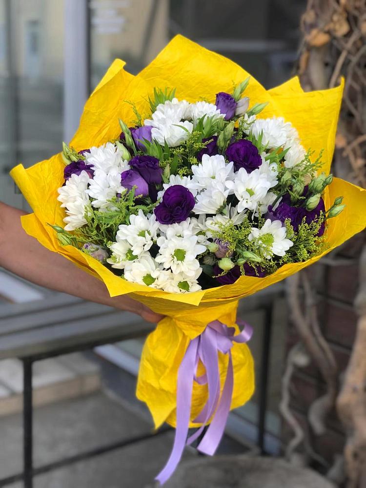 Букет облака в Первомайской Букет цветов из: Ирисы, Хризантемы и Ромашки в Первомайской