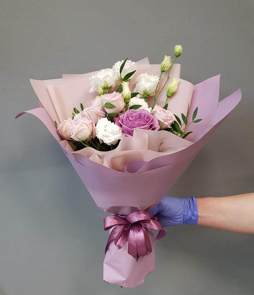 Букет Легкое дыхание в Первомайской Букет цветов из: Розы и Лизиантусы в Первомайской