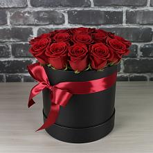 Композиция исключительность в Первомайской Цветочная композиция из Розы в шляпной коробке в Первомайской