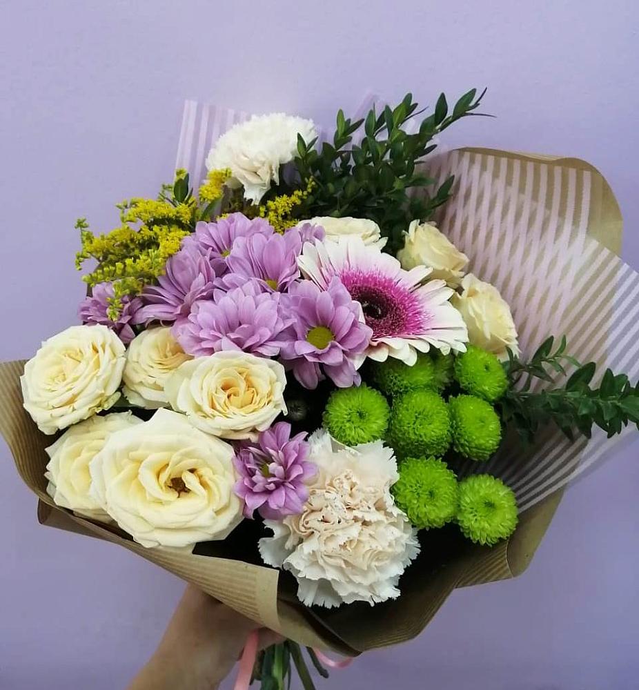 Букет магия в Первомайской Букет цветов из: Хризантемы, Розы, Гвоздики и Герберы в Первомайской