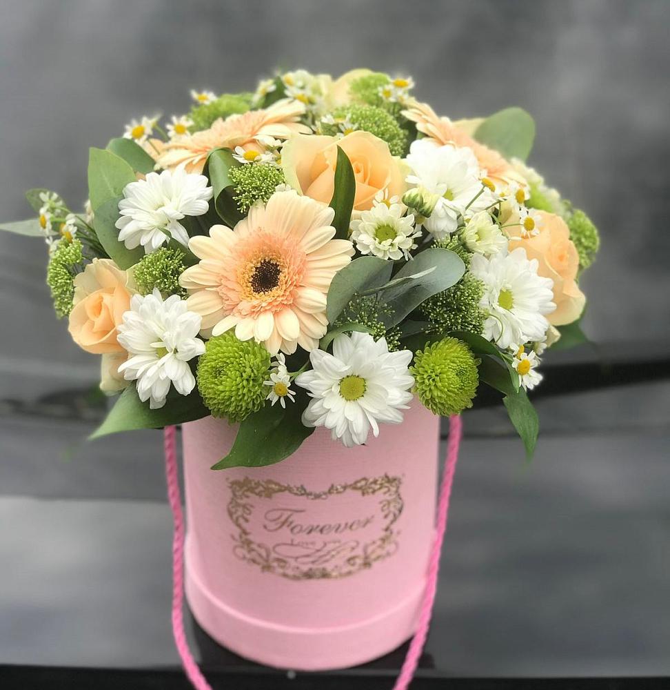 Композиция маленькая прелесть в Первомайской Цветочная композиция из Розы, Герберы и Хризантемы в шляпной коробке в Первомайской