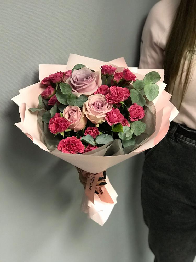 Букет восхищение в Первомайской Букет цветов из: Гвоздики и Розы в Первомайской