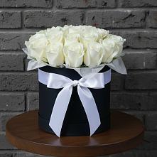 Композиция воздушная нежность в Первомайской Цветочная композиция из Розы в шляпной коробке в Первомайской